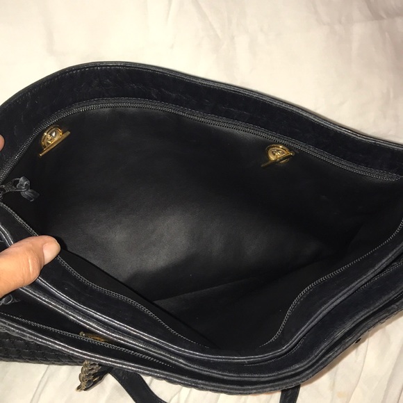 COPY - COPY - BALLY Stunning Calf skin shoulder t… - Picture 5 of 13